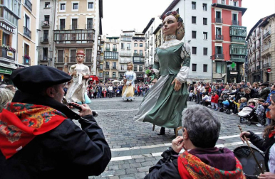 El centro de Pamplona vivió este sábado una jornada de eventos múltiples y solapados
