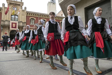 La corporación municipal subió casi al completo a la basílica en el que fue el último acto oficial de la legislatura