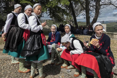 La corporación municipal subió casi al completo a la basílica en el que fue el último acto oficial de la legislatura
