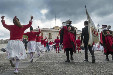 La corporación municipal subió casi al completo a la basílica en el que fue el último acto oficial de la legislatura