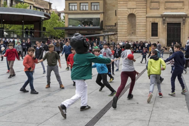 Los gigantes llenan las calles de Estella por las fiestas de la Virgen del Puy