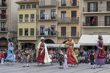 Los gigantes llenan las calles de Estella por las fiestas de la Virgen del Puy