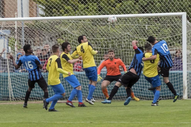 Los futbolistas de Barañáin vencieron en Arróniz y confirmaron el ascenso en una temporada en la que también han ganado la Copa IMQ.