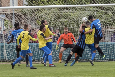 Los futbolistas de Barañáin vencieron en Arróniz y confirmaron el ascenso en una temporada en la que también han ganado la Copa IMQ.