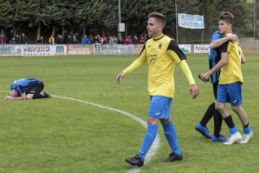 Los futbolistas de Barañáin vencieron en Arróniz y confirmaron el ascenso en una temporada en la que también han ganado la Copa IMQ.
