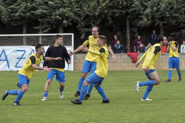 Los futbolistas de Barañáin vencieron en Arróniz y confirmaron el ascenso en una temporada en la que también han ganado la Copa IMQ.