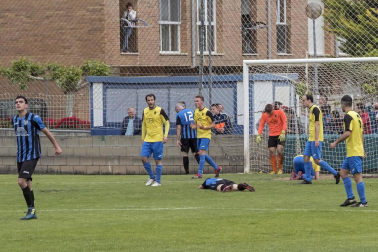 Los futbolistas de Barañáin vencieron en Arróniz y confirmaron el ascenso en una temporada en la que también han ganado la Copa IMQ.