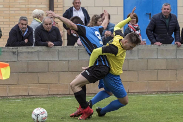Los futbolistas de Barañáin vencieron en Arróniz y confirmaron el ascenso en una temporada en la que también han ganado la Copa IMQ.