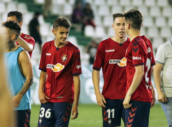Fotos de la victoria del equipo navarro en el Nuevo Arcángel que le ha dado el título de la Liga 1/2/3.