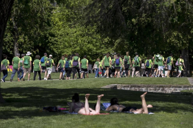 La capital navarra acogió este domingo, 2 de junio, la marcha en la que participaron alrededor de 4.000 personas, según los datos de la organización