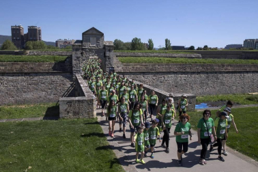 La capital navarra acogió este domingo, 2 de junio, la marcha en la que participaron alrededor de 4.000 personas, según los datos de la organización