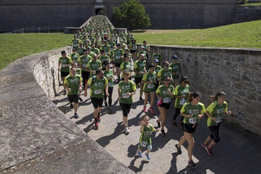 La capital navarra acogió este domingo, 2 de junio, la marcha en la que participaron alrededor de 4.000 personas, según los datos de la organización