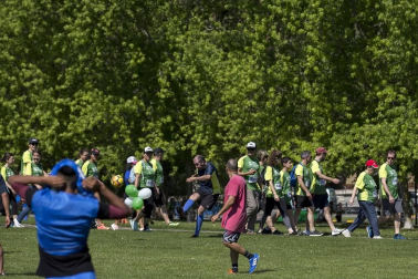 La capital navarra acogió este domingo, 2 de junio, la marcha en la que participaron alrededor de 4.000 personas, según los datos de la organización