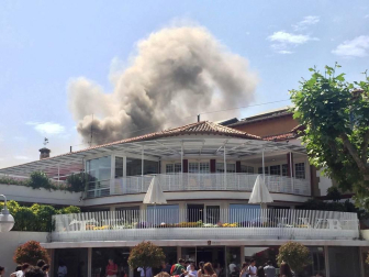 Una freidora industrial originó un incendio con humo en las instalaciones del club pamploés con dos trabajadores de las instalaciones heridos leves por inhalación de humo.