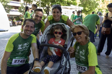 La Asociación Española Contra el Cáncer (AECC) puso en marcha el domingo 2 de junio la VI Marcha Contra el Cáncer en Navarra. Cinco kilómetros de recorrido que partieron de la Ciudadela y finalizaron en el Paseo de Sarasate en una marcha de carácter lúdico y solidario cuyos beneficios serán entregados íntegramente a investigación de esta enfermedad.