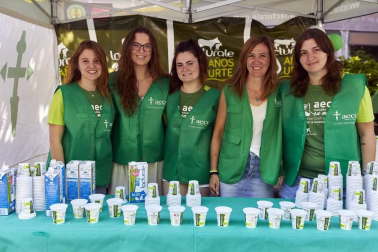 La Asociación Española Contra el Cáncer (AECC) puso en marcha el domingo 2 de junio la VI Marcha Contra el Cáncer en Navarra. Cinco kilómetros de recorrido que partieron de la Ciudadela y finalizaron en el Paseo de Sarasate en una marcha de carácter lúdico y solidario cuyos beneficios serán entregados íntegramente a investigación de esta enfermedad.