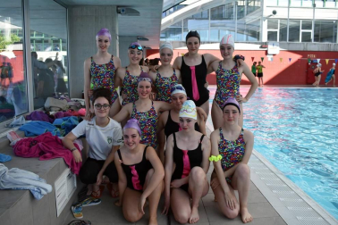 El pasado viernes 31 de mayo la piscina retráctil de la S.C.R.D Anaitasuna se llenó de natación artística, disciplina deportiva antes conocida como natación sincronizada. En este caso, se disputó la competición de “rutinas”, enmarcada dentro de los Juegos Deportivos de Navarra de Promoción.