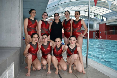 El pasado viernes 31 de mayo la piscina retráctil de la S.C.R.D Anaitasuna se llenó de natación artística, disciplina deportiva antes conocida como natación sincronizada. En este caso, se disputó la competición de “rutinas”, enmarcada dentro de los Juegos Deportivos de Navarra de Promoción.