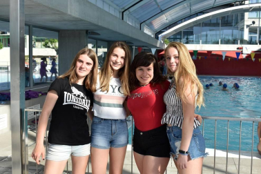 El pasado viernes 31 de mayo la piscina retráctil de la S.C.R.D Anaitasuna se llenó de natación artística, disciplina deportiva antes conocida como natación sincronizada. En este caso, se disputó la competición de “rutinas”, enmarcada dentro de los Juegos Deportivos de Navarra de Promoción.
