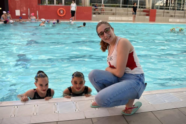 El pasado viernes 31 de mayo la piscina retráctil de la S.C.R.D Anaitasuna se llenó de natación artística, disciplina deportiva antes conocida como natación sincronizada. En este caso, se disputó la competición de “rutinas”, enmarcada dentro de los Juegos Deportivos de Navarra de Promoción.