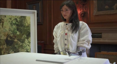 Crean el primer robot artista del mundo