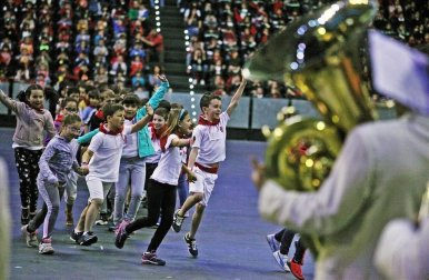 Fotos del concierto de La Pamplonesa en el Navarra Arena ante 7.000 escolares de 32 colegios