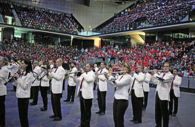 Fotos del concierto de La Pamplonesa en el Navarra Arena ante 7.000 escolares de 32 colegios