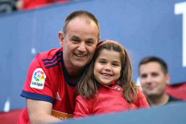 Fotos del búscate en la grada del Osasuna 1 - 0 Oviedo