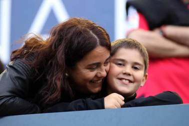 Fotos del búscate en la grada del Osasuna 1 - 0 Oviedo