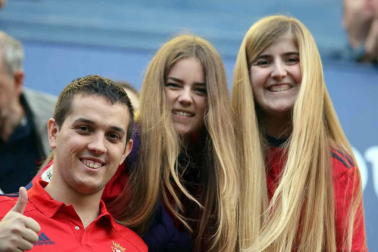 Fotos del búscate en la grada del Osasuna 1 - 0 Oviedo