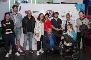 El personal que colaboró en la carrera disputada en Pamplona el sábado 8 de junio celebró una fiesta en una discoteca de Pamplona.