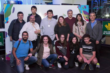El personal que colaboró en la carrera disputada en Pamplona el sábado 8 de junio celebró una fiesta en una discoteca de Pamplona.