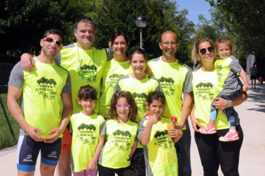 El 8 de junio los vecinos de Marcilla vivieron una jornada dedicada al deporte. Una marcha ciclista abrió el programa y, tras ella, la fiesta se trasladó al polideportivo municipal donde, además de proceder a la entrega de los premios de la liga de fútbol sala, se pudieron ver exhibiciones de patinaje, gimnasia rítmica y judo.
