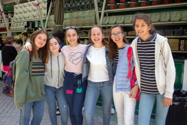 Desde finales de mayo abrió sus puertas en el Paseo de Sarasate la Tómbola de Cáritas, que cumple este año su 74ª edición. Una cita ineludible para pamploneses y visitantes que intentarán hacerse con alguno de los 390.000 premios directos que se entregarán hasta su cierre, el próximo 15 de julio.