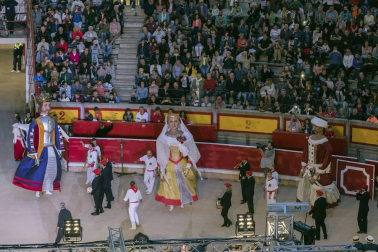 La plaza de toros acogió a miles de personas en e
