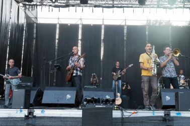 El festival Ribera Sound, que desde el viernes ha celebrado en Tudela su primera edición, ha finalizado con "éxito" tras sumar una asistencia de más de 9.000 personas.