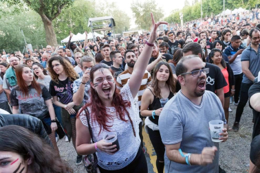 El festival Ribera Sound, que desde el viernes ha celebrado en Tudela su primera edición, ha finalizado con "éxito" tras sumar una asistencia de más de 9.000 personas.