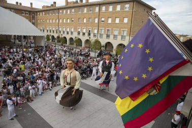 Decenas de niños y familias se dieron cita este miércoles, 19 de junio, para inaugurar las fiestas