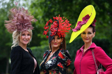 Fotos de los tocados y chisteras en las carreras de Ascot