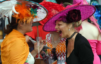 Fotos de los tocados y chisteras en las carreras de Ascot