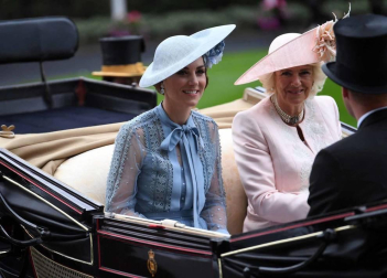 Fotos de los tocados y chisteras en las carreras de Ascot
