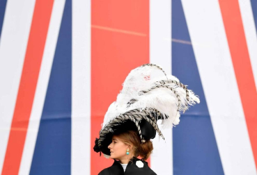 Fotos de los tocados y chisteras en las carreras de Ascot
