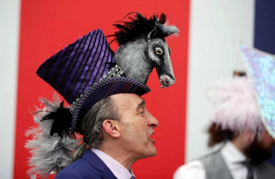 Fotos de los tocados y chisteras en las carreras de Ascot