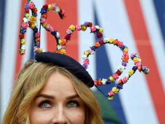 Fotos de los tocados y chisteras en las carreras de Ascot