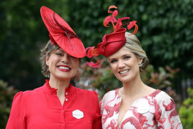 Fotos de los tocados y chisteras en las carreras de Ascot