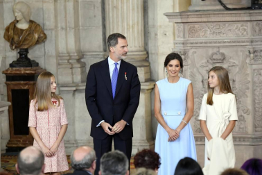 El Rey Felipe VI ha querido celebrar el quinto aniversario de su coronación condecorando con la Orden del Mérito Civil a 41 ciudadanos "ejemplares", procedentes de toda España