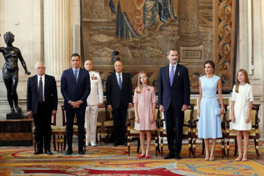 El Rey Felipe VI ha querido celebrar el quinto aniversario de su coronación condecorando con la Orden del Mérito Civil a 41 ciudadanos "ejemplares", procedentes de toda España