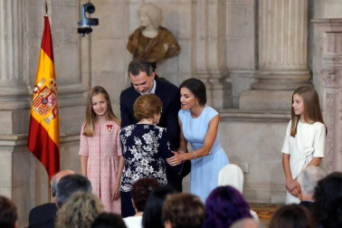 El Rey Felipe VI ha querido celebrar el quinto aniversario de su coronación condecorando con la Orden del Mérito Civil a 41 ciudadanos "ejemplares", procedentes de toda España