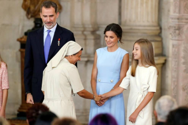 El Rey Felipe VI ha querido celebrar el quinto aniversario de su coronación condecorando con la Orden del Mérito Civil a 41 ciudadanos "ejemplares", procedentes de toda España