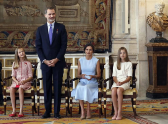 El Rey Felipe VI ha querido celebrar el quinto aniversario de su coronación condecorando con la Orden del Mérito Civil a 41 ciudadanos "ejemplares", procedentes de toda España